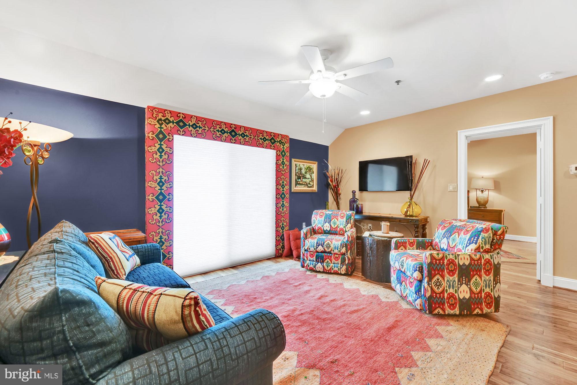 2331 Old Court Road, Unit 504 Baltimore, MD 21208 - Photo 4 of 37 Living room