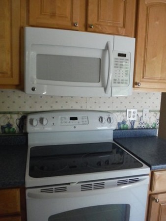 1678 South Branch Parkway Springfield, MA 01129 - Photo 11 of 29 Gallery Image 11