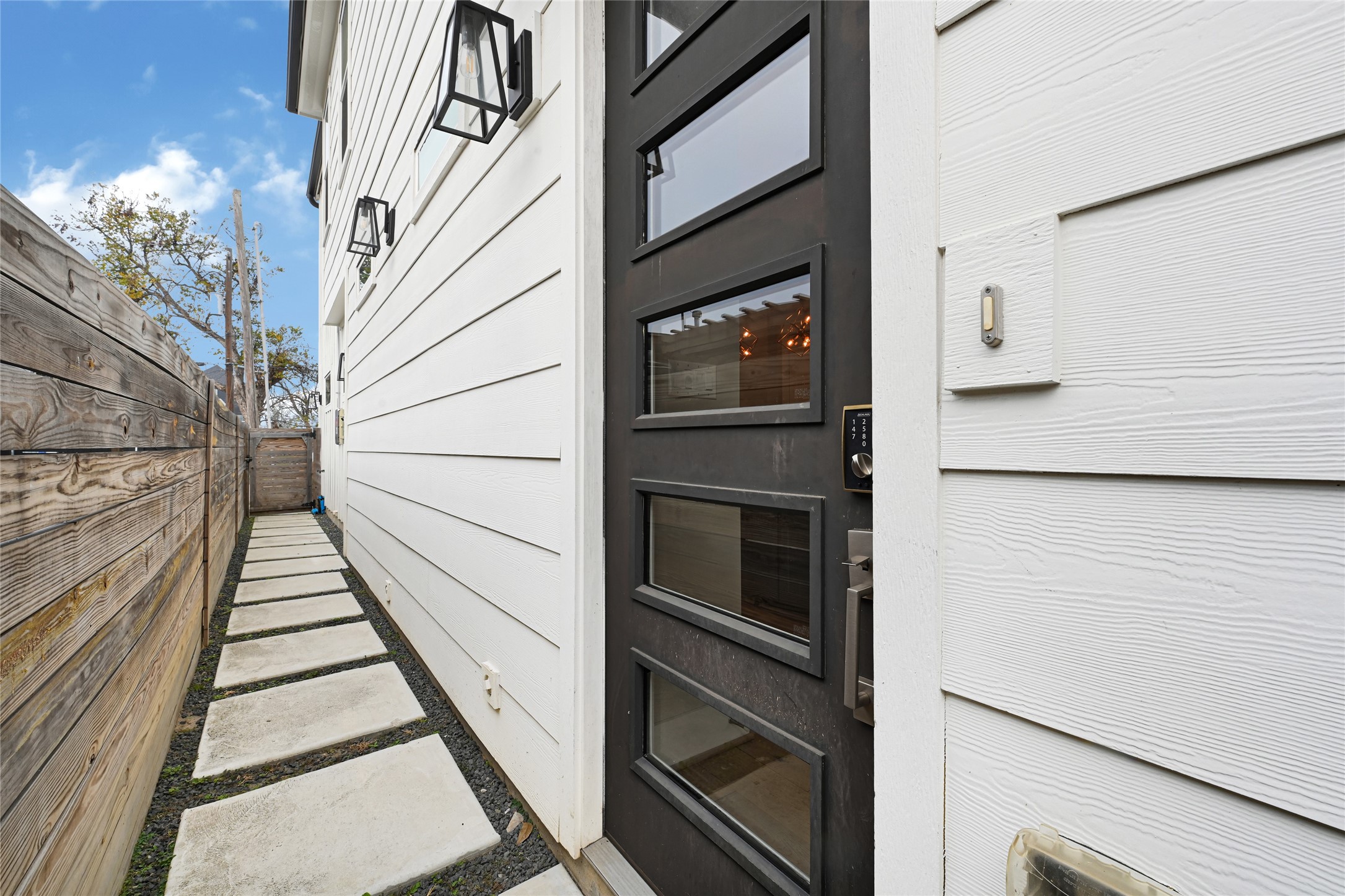 4506 Hardy Street, Unit A Houston, TX 77009 - Photo 34 of 35 a view of an entryway