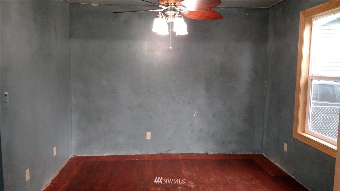 1125 Morgan Road Bremerton, WA 98312 - Photo 2 of 19 Gallery Image 2