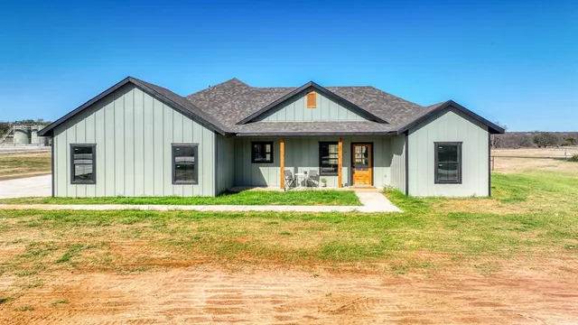 $419,900 | 1325 County Road 3355, Paradise, TX 76073