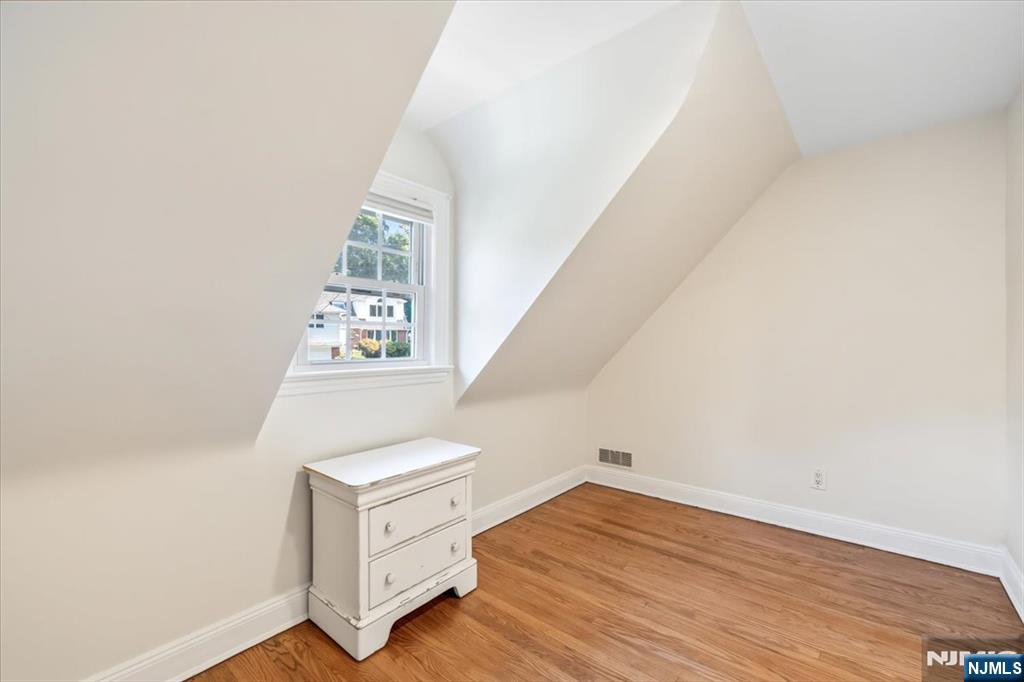 694 Northumberland Road Teaneck, NJ 07666 - Photo 21 of 29 Gallery Image 21