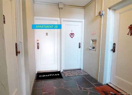 a view of a livingroom with furniture