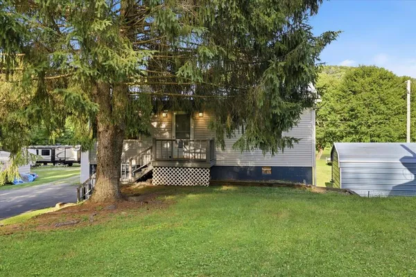 $159,999 | 952 Seybertown Road, East Brady, PA 16028