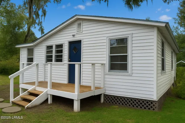 $1,450 | 15 Hillstead Lane, Port Royal, SC 29935