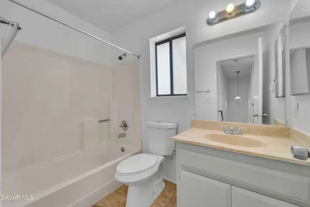 $429,000 | 4745 Karling Place, Palmdale, CA 93552