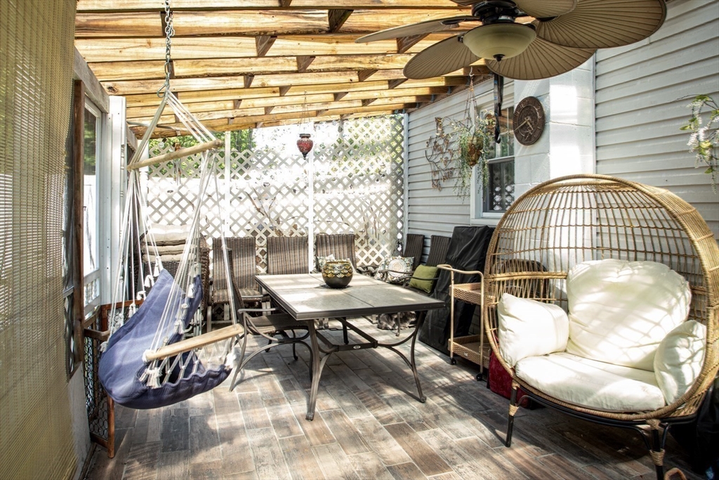 425 Pearce Street Fall River, MA 02720 - Photo 11 of 33