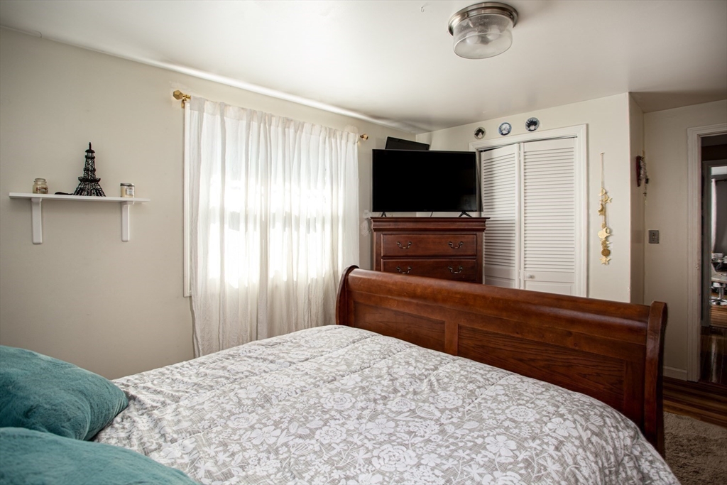 425 Pearce Street Fall River, MA 02720 - Photo 23 of 33