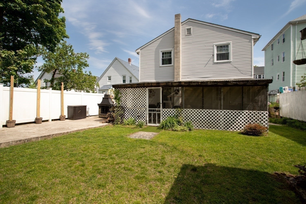 425 Pearce Street Fall River, MA 02720 - Photo 9 of 33