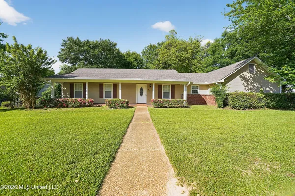 $269,900 | 147 Sunnycrest Drive, Ridgeland, MS 39157