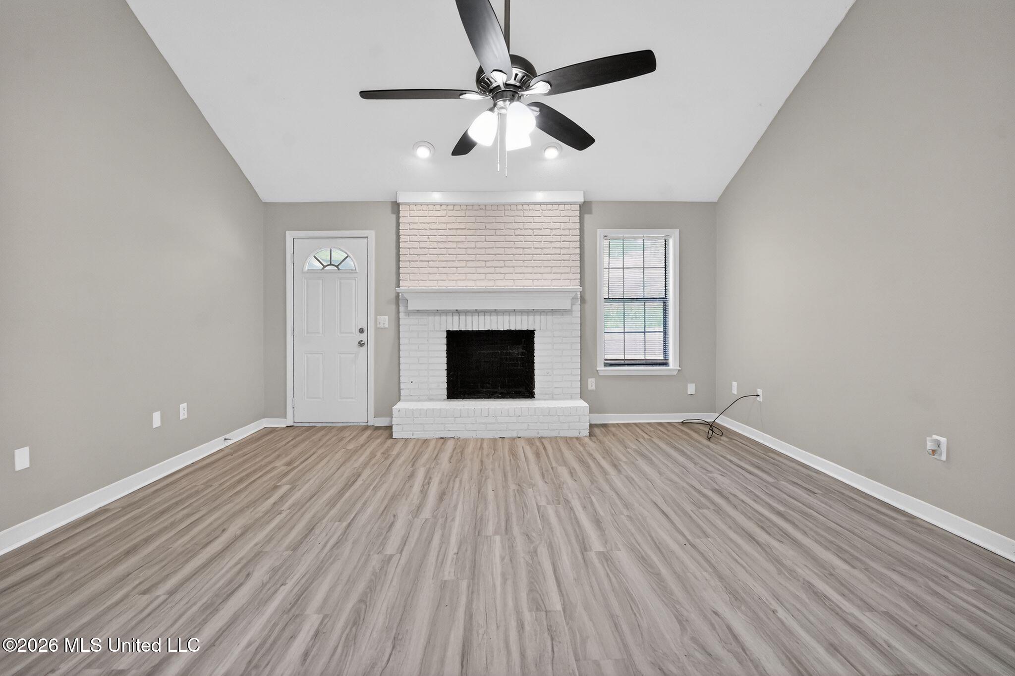 147 Sunnycrest Drive Ridgeland, MS 39157 - Photo 3 of 40 16_147_Sunnycrest_Dr_Ridgeland_MS_39157_