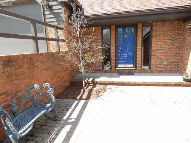 7352 East River Road Flushing, MI 48433 - Photo 4 of 51 21143465-3.JPG