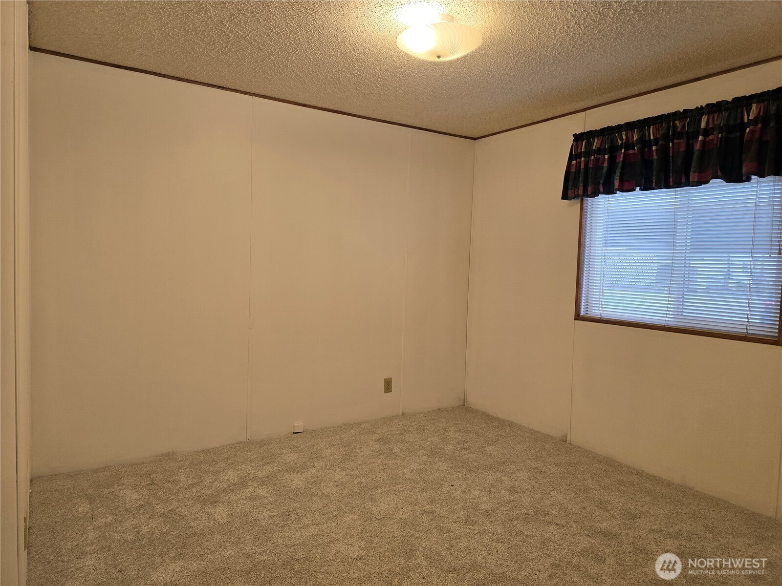 930 Trosper Road Southwest, Unit 78 Tumwater, WA 98512 - Photo 26 of 36 a view of small space