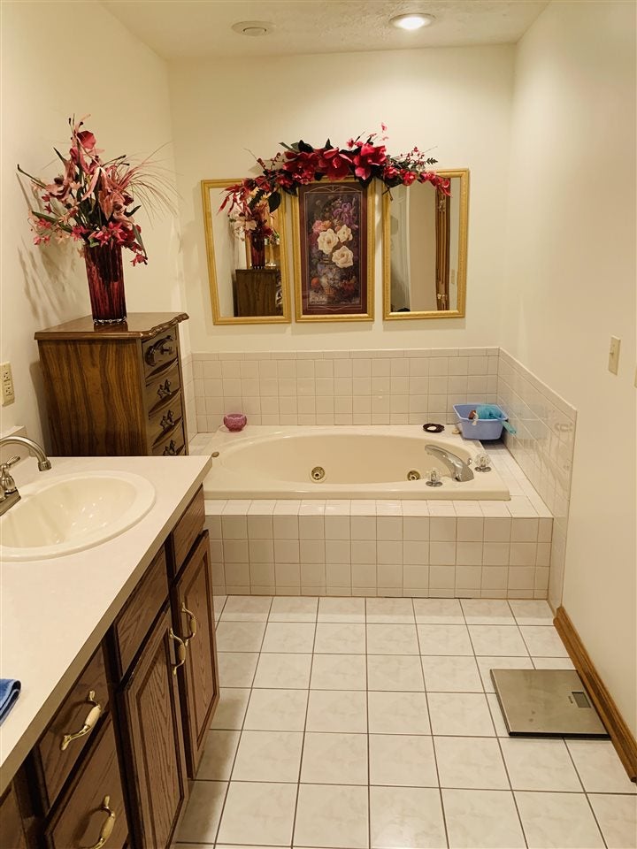4834 Green Valley Road Huntington, WV 25701 - Photo 8 of 32 Gallery Image 8