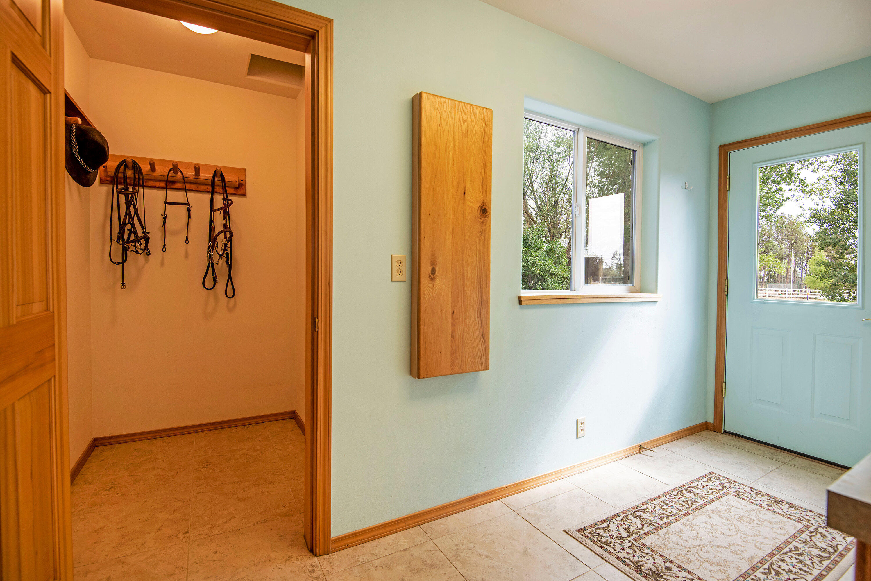 16825 Varco Road Bend, OR 97703 - Photo 27 of 56 26