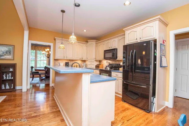 $659,000 | 308 Tahlequah Drive, Loudon, TN 37774