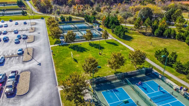 $659,000 | 308 Tahlequah Drive, Loudon, TN 37774