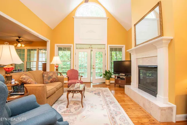 $659,000 | 308 Tahlequah Drive, Loudon, TN 37774