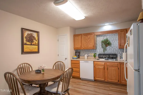 $1,100,000 | Tbd Deer Run Drive, Unit 22 24 AND 27, Abingdon, VA 24211