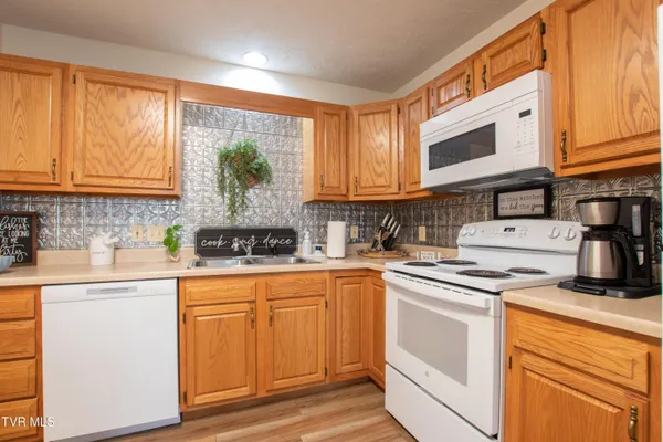 $1,100,000 | Tbd Deer Run Drive, Unit 22 24 AND 27, Abingdon, VA 24211