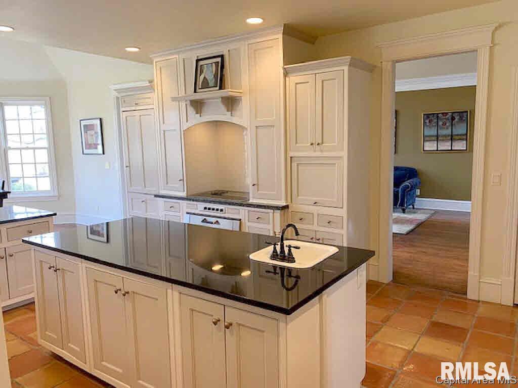 4504 Foxhall Lane Springfield, IL 62711 - Photo 14 of 36