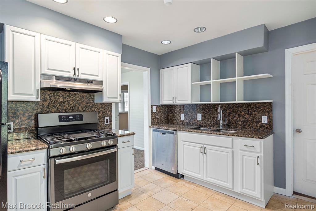 15711 West 14 Mile Road Franklin, MI 48025 - Photo 8 of 18