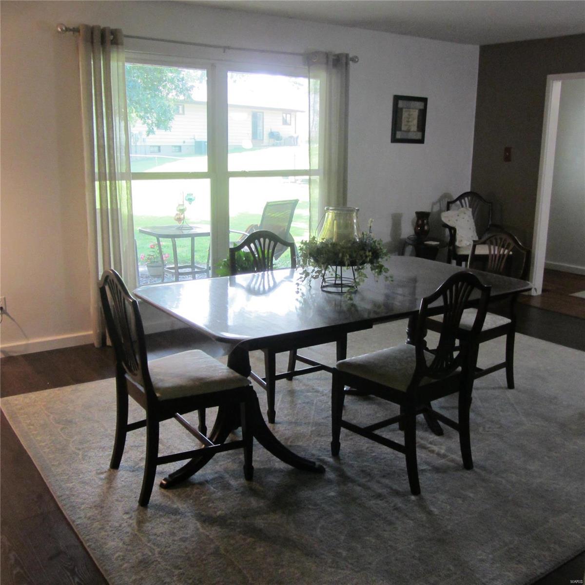 5683 Hempline Road St. Louis, MO 63129 - Photo 4 of 18