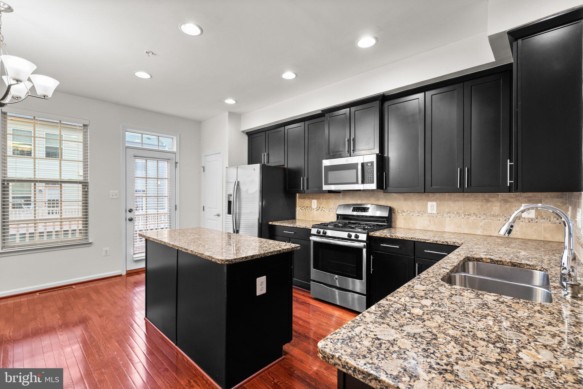 7345 Old Calvary Road Hanover, MD 21076 - Photo 3 of 44 Gourmet eat-in kitchen w/center island