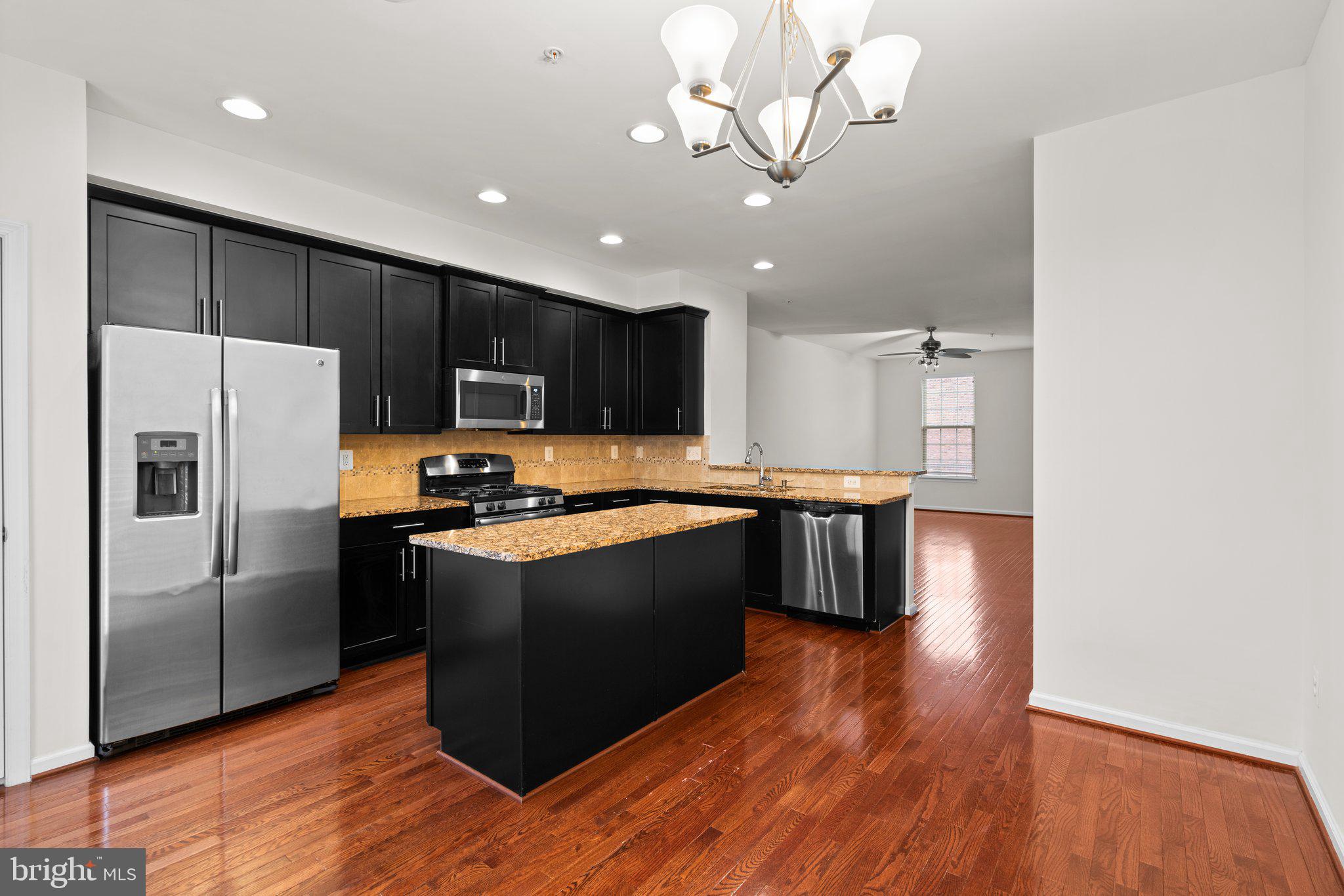 7345 Old Calvary Road Hanover, MD 21076 - Photo 4 of 44 Stainless steel appliances