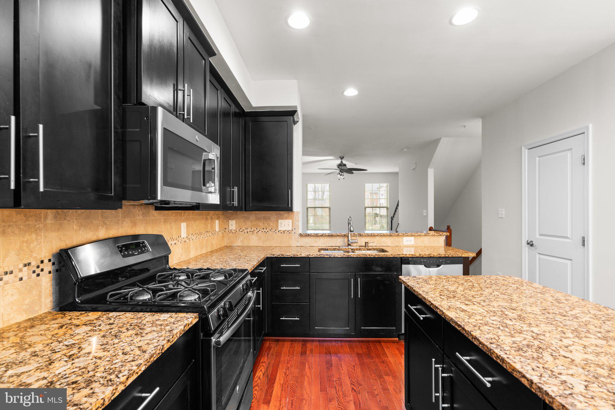 7345 Old Calvary Road Hanover, MD 21076 - Photo 6 of 44 Built-in microwave and gas oven/range