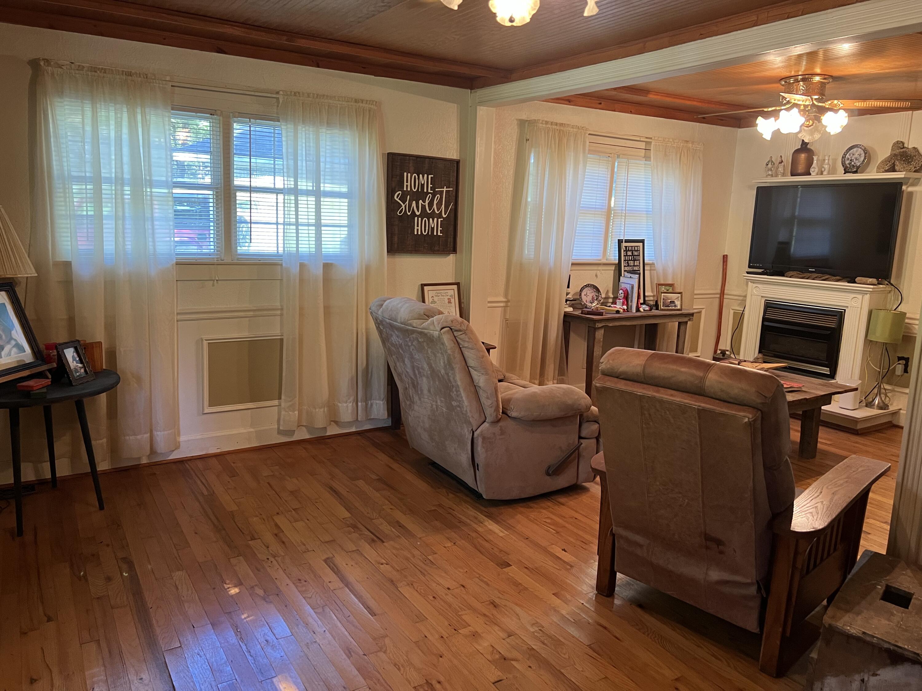 6505 Radiant Road Norton, VA 24273 - Photo 3 of 17 IMG_1350