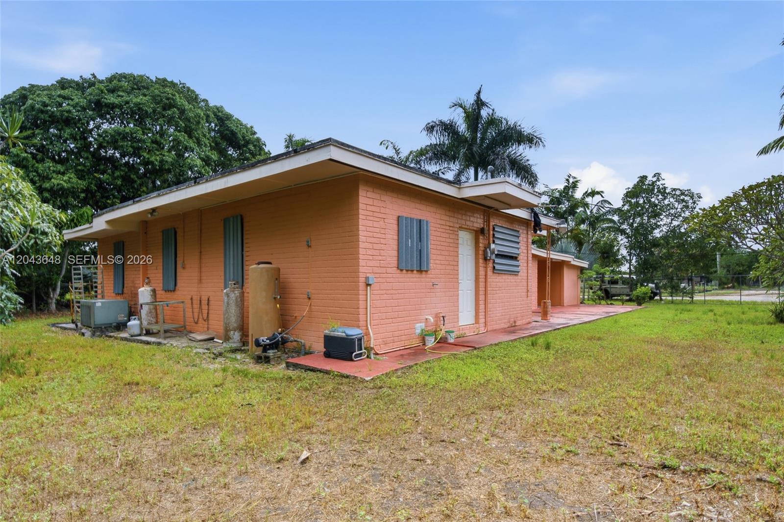 15401 Southwest 240th Street Homestead, FL 33032 - Photo 14 of 35