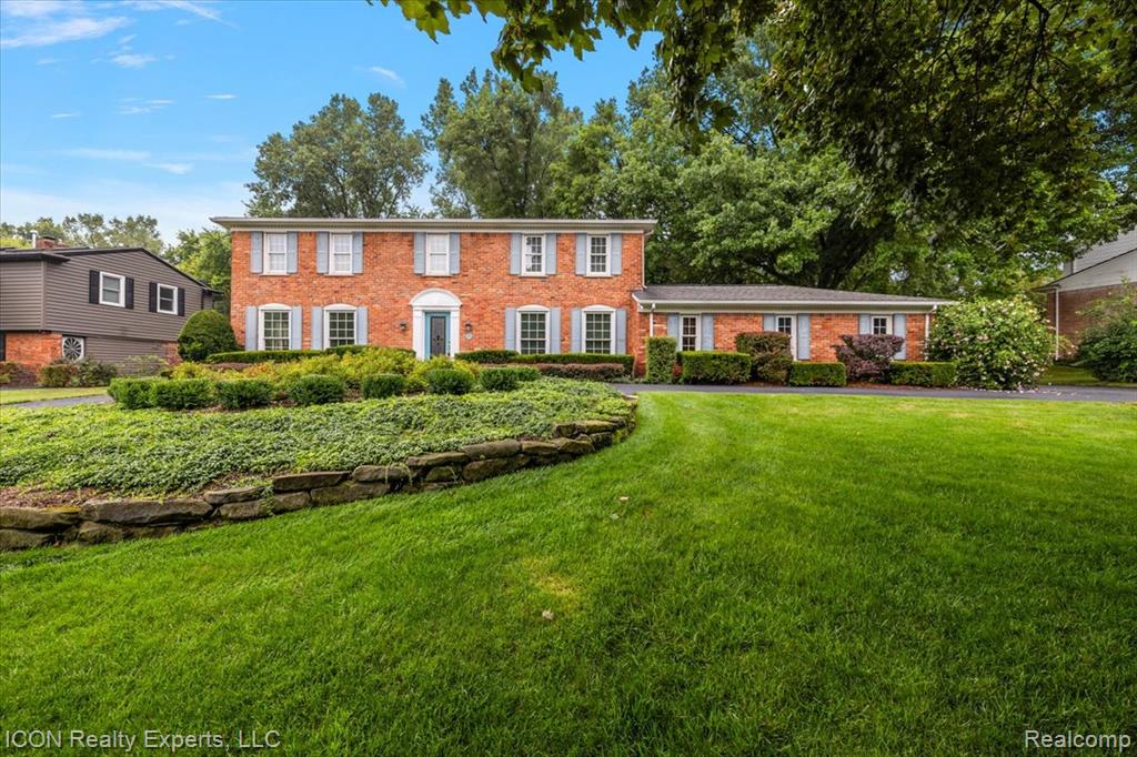 746 Birch Tree Lane Rochester Hills, MI 48306 - Photo 1 of 70