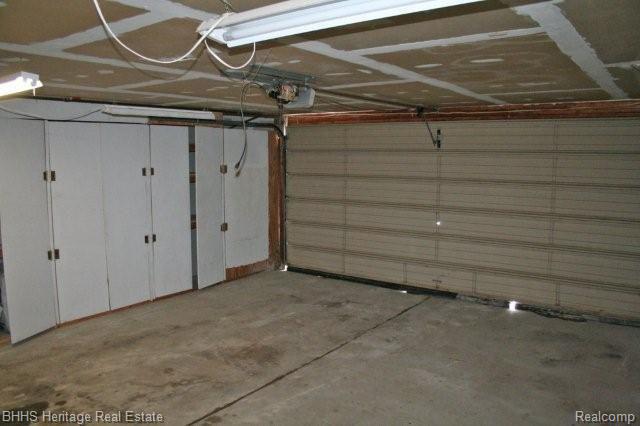 7833 Pingree Road Pinckney, MI 48169 - Photo 19 of 19 Garage