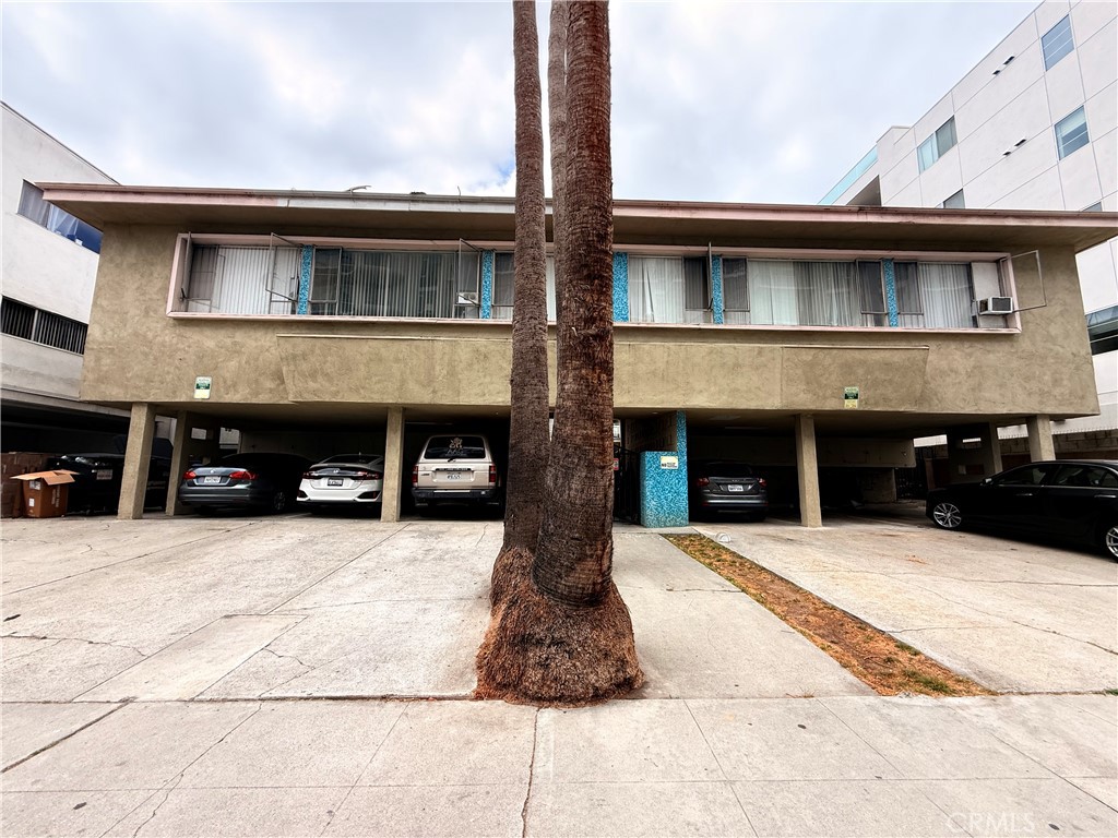 423 Le Doux Road, Unit 10 Los Angeles, CA 90048 - Photo 1 of 18