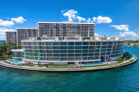 $10,100,000 | 5 Grove Isle Drive, Unit M301, Coconut Grove, FL 33133