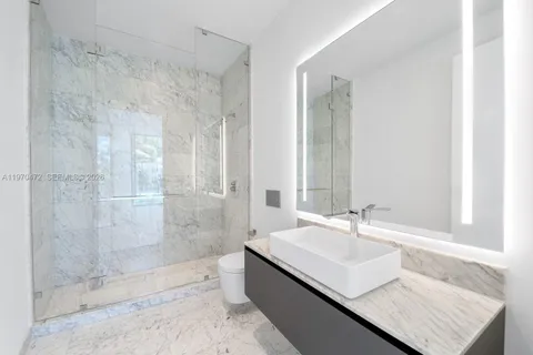 $10,100,000 | 5 Grove Isle Drive, Unit M301, Coconut Grove, FL 33133