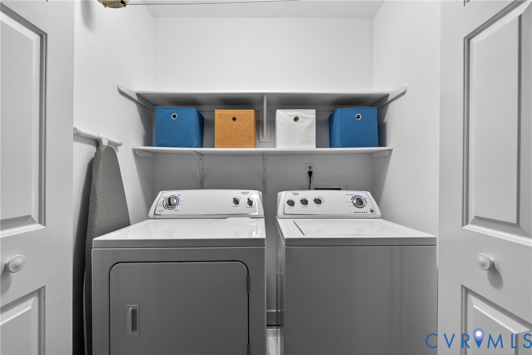 5710 Oak Knoll Road Midlothian, VA 23112 - Photo 34 of 66 Washer and Dryer convey!