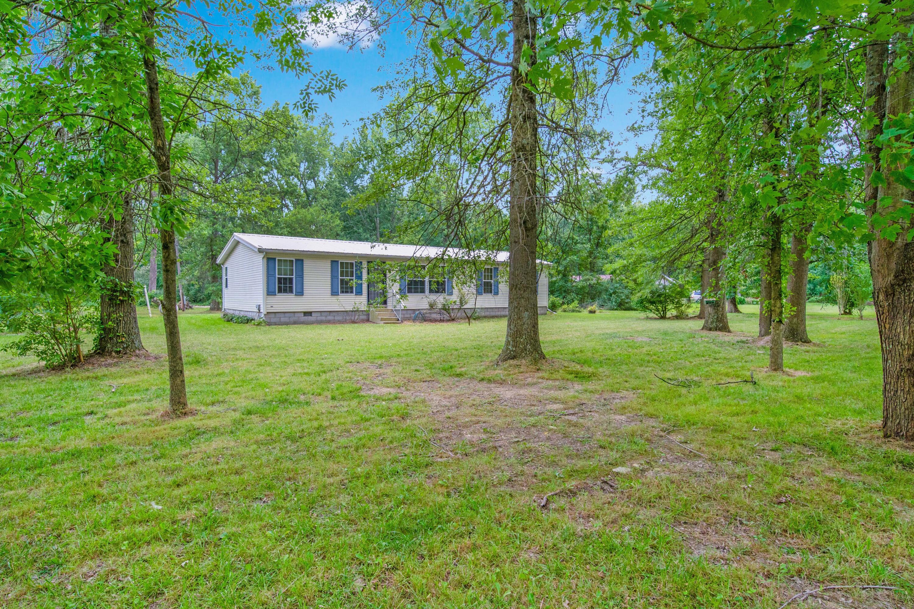 3581 Dixon Road Southwest Pataskala, OH 43062 - Photo 14 of 24 Quiet, Country Setting!
