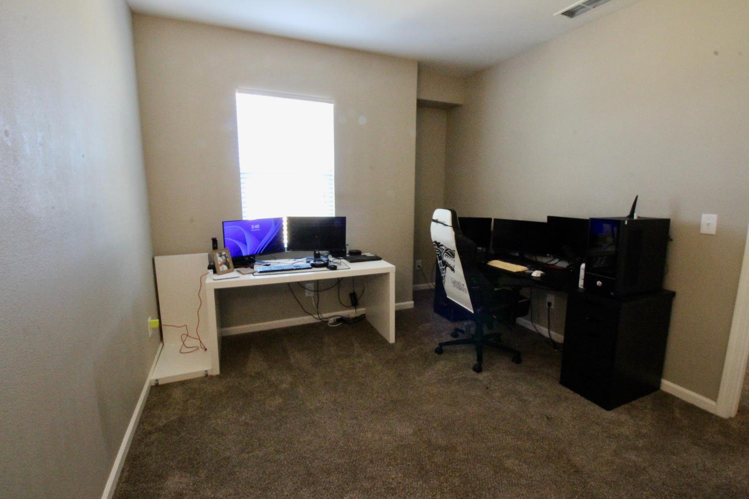 706 Annemarie Way Isleton, CA 95641 - Photo 15 of 21 a view of workspace with chair