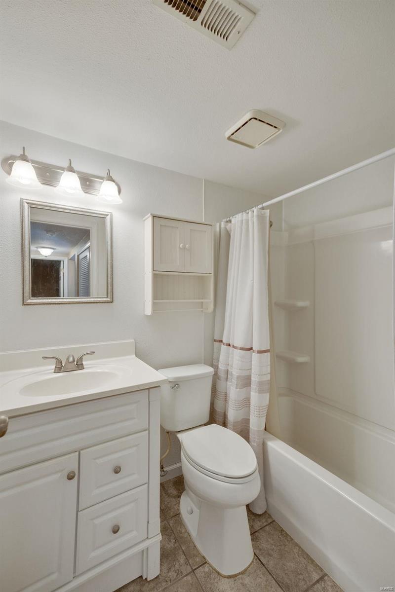 12122 Natural Bridge Road, Unit B Bridgeton, MO 63044 - Photo 12 of 21 Gallery Image 12