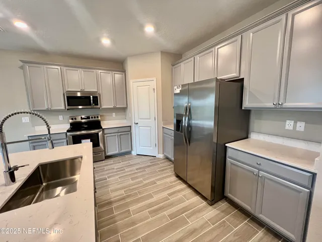 $2,180 | 403 Boracay Circle, St. Johns, FL 32259