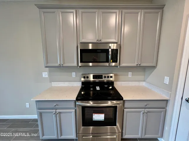 $2,180 | 403 Boracay Circle, St. Johns, FL 32259