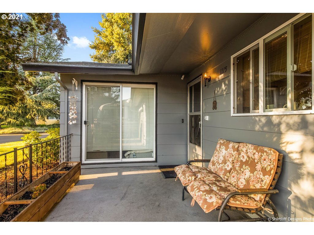 1115 South 39th Street Springfield, OR 97478 - Photo 22 of 28 a view of an outdoor space