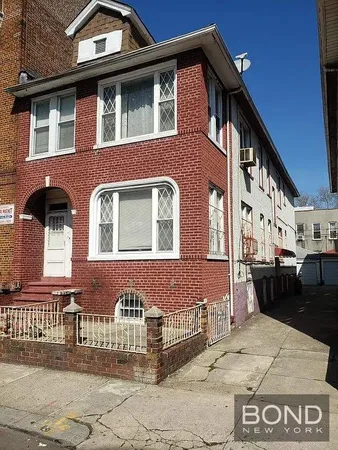 $1,250,000 | 135 East 92nd Street, Unit 2 FAMILY | Brownsville