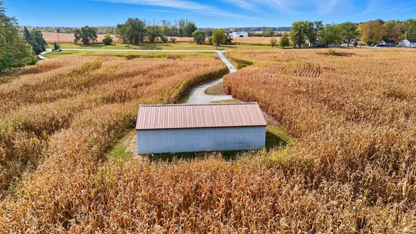 $324,900 | 1120 West Business 30, Columbia City, IN 46725