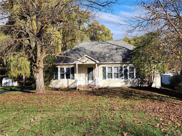 $2,500 | 2 Highland Street, Skaneateles, NY 13152