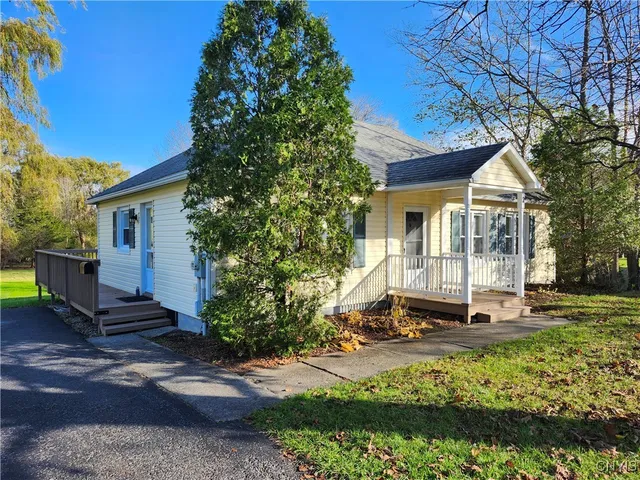 $2,500 | 2 Highland Street, Skaneateles, NY 13152