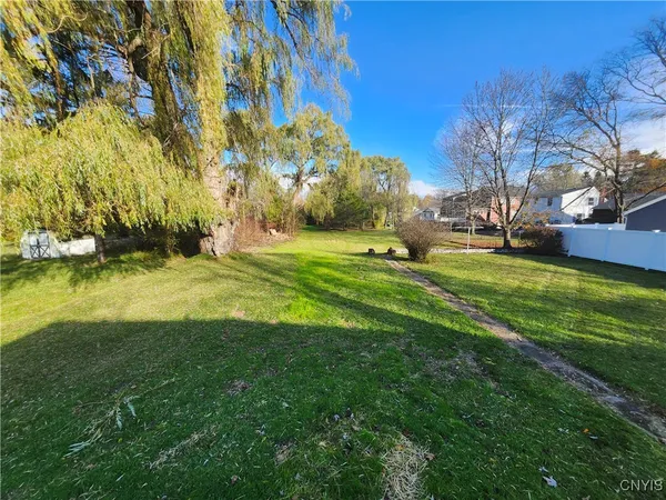 $2,500 | 2 Highland Street, Skaneateles, NY 13152