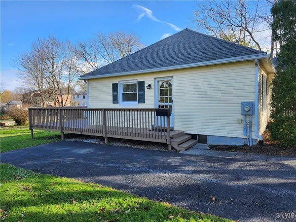 $2,500 | 2 Highland Street, Skaneateles, NY 13152